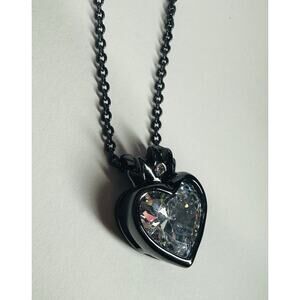 GOTHIC EVIL QUEEN CROWN HEART TOPAZ BLACK GOLD NECKLACE PENDANT